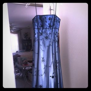 ✨Blue ombre prom dress with black bead accents